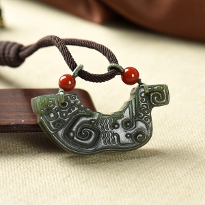 山料和田青玉虎符吊坠