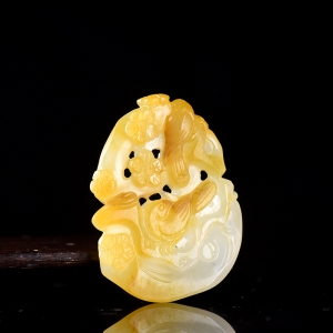 籽料和田白玉喜上眉梢吊坠