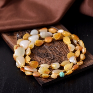 籽料和田玉原石项链