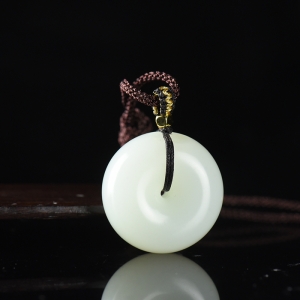 籽料和田白玉平安扣吊坠