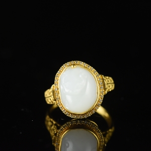 18K籽料和田白玉貔貅戒指