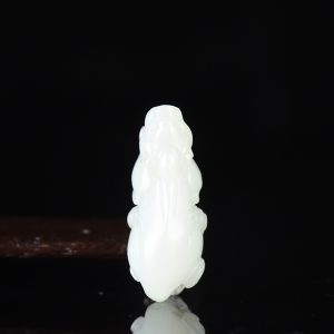 籽料和田白玉貔貅吊坠