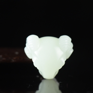 籽料和田白玉羊吊坠