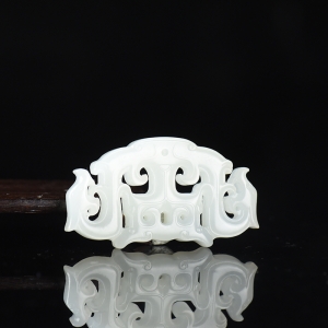 籽料和田白玉双龙吊坠