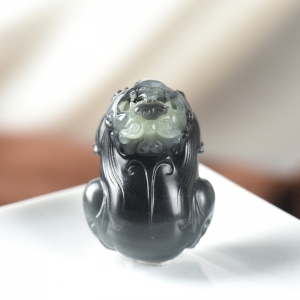 山料和田玉青花貔貅吊坠