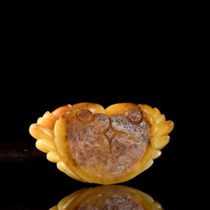 籽料和田玉黄沁八方来财吊坠