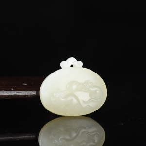 籽料和田白玉鼠吊坠