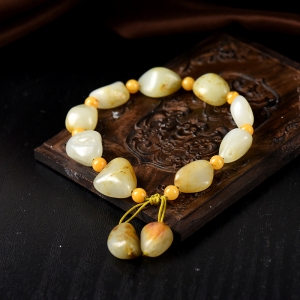 籽料和田玉原石手绳