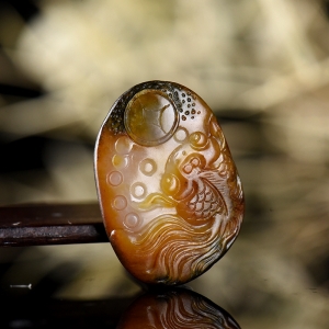 籽料和田玉金鱼吊坠