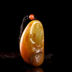 籽料和田玉关公吊坠