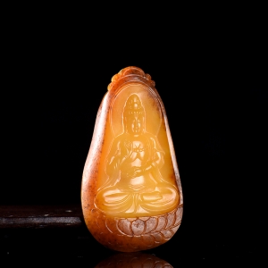 籽料和田玉黄沁观音吊坠