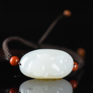 籽料和田白玉兔子手绳