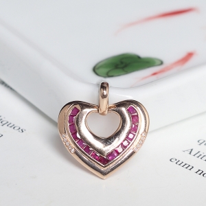 18K鸽血红红宝石心形吊坠