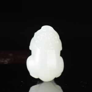 山料和田白玉貔貅吊坠