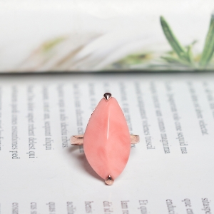 18KMOMO珊瑚随形戒指