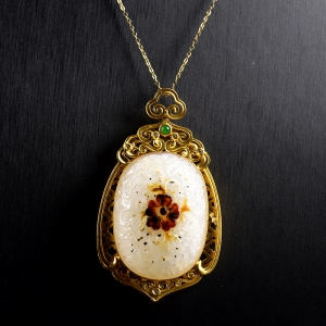 18K籽料和田白玉梅花吊坠