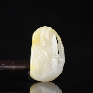 籽料和田白玉节节高吊坠