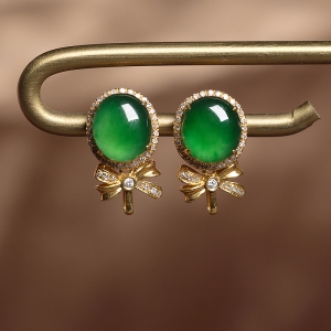 18K冰种翠绿翡翠耳钉