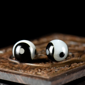 14mm山料和田玉八卦圆珠配件（单颗）