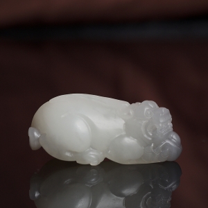 山料和田烟青玉貔貅吊坠