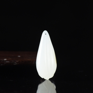 籽料和田白玉玉兰花吊坠