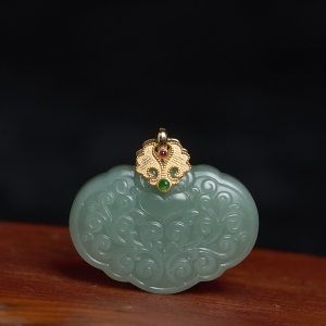 18K山料和田青玉如意吊坠