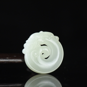 山料和田白玉龙吊坠