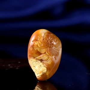 籽料和田玉钟馗吊坠