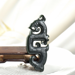 山料和田青玉仿古龙吊坠