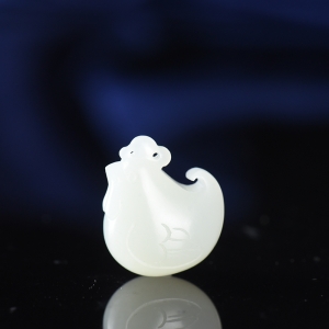 山流水料和田白玉鸡吊坠