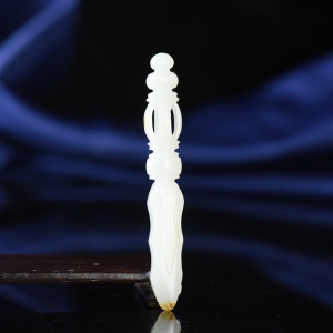 籽料和田白玉金刚杵吊坠