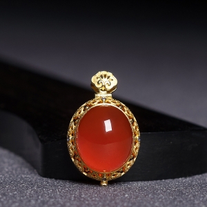 18K冰红南红吊坠