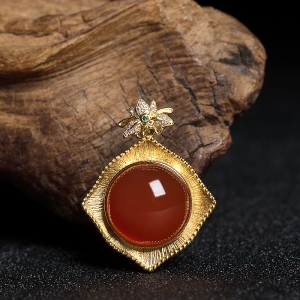 18K冰红南红吊坠