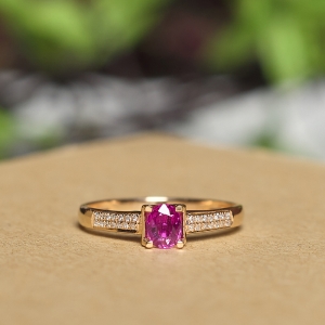 18K无烧红宝石戒指