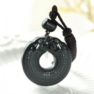 山料和田青玉双龙戏珠吊坠