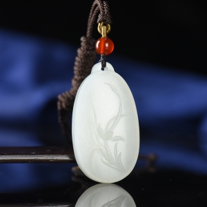 山料和田白玉兰花吊坠