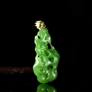 18K籽料和田碧玉时来运转吊坠