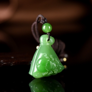 山料和田碧玉莲蓬吊坠