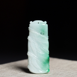 糯种飘翠翡翠节节高升吊坠