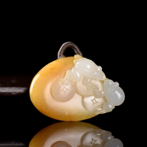 籽料和田白玉呱呱来财吊坠