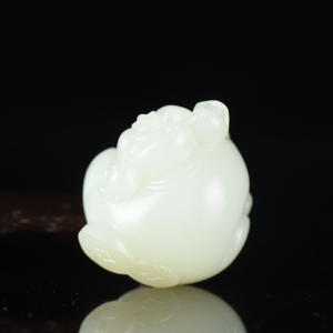 籽料和田白玉福猪吊坠