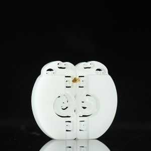 籽料和田白玉龙凤吊坠（二件）