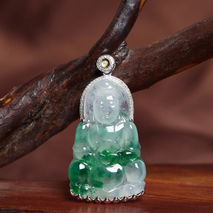 18K冰种飘翠翡翠观音吊坠