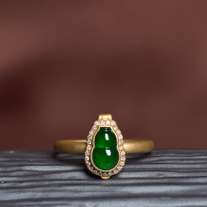 18K冰种翠绿翡翠葫芦戒指