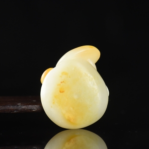 籽料和田白玉君子吊坠