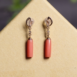 18KMOMO珊瑚圆柱耳坠