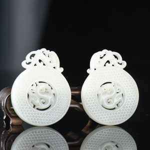 山流水料和田白玉龙凤吊坠（二件）