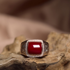 18K阿卡牛血红珊瑚方形戒指