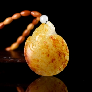 籽料和田白玉龙龟吊坠