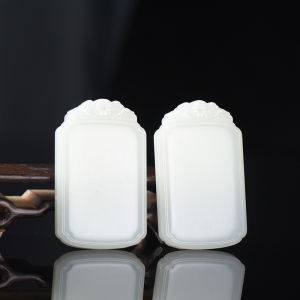 山流水料和田羊脂白玉无事牌吊坠（二件）